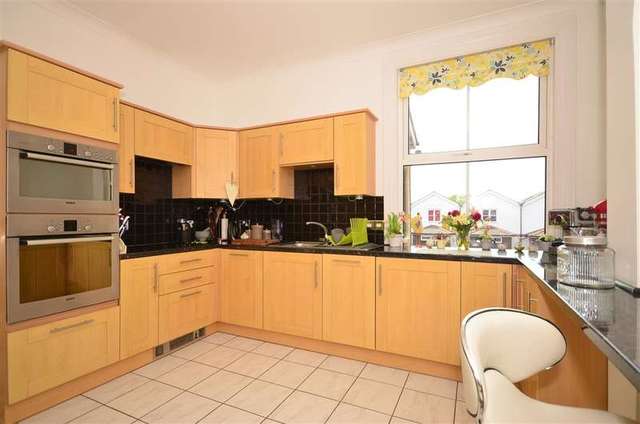  Image of 2 bedroom Flat for sale in St. James Road East Grinstead RH19 at East Grinstead West Sussex East Grinstead, RH19 1DL
