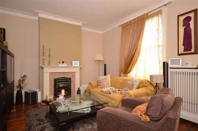  Image of 2 bedroom Flat for sale in St. James Road East Grinstead RH19 at East Grinstead West Sussex East Grinstead, RH19 1DL