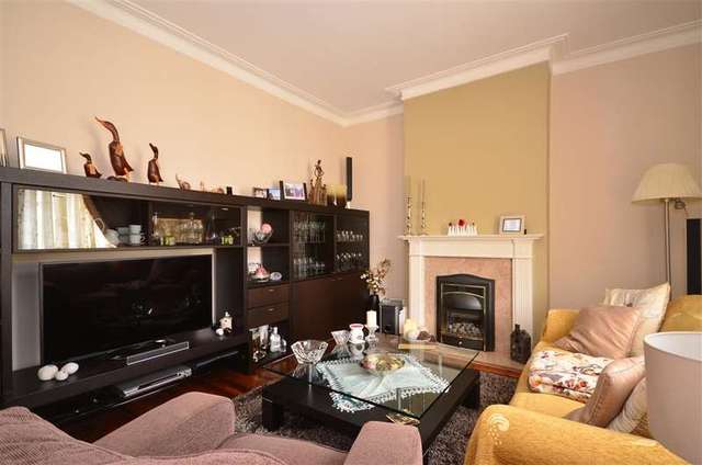  Image of 2 bedroom Flat for sale in St. James Road East Grinstead RH19 at East Grinstead West Sussex East Grinstead, RH19 1DL