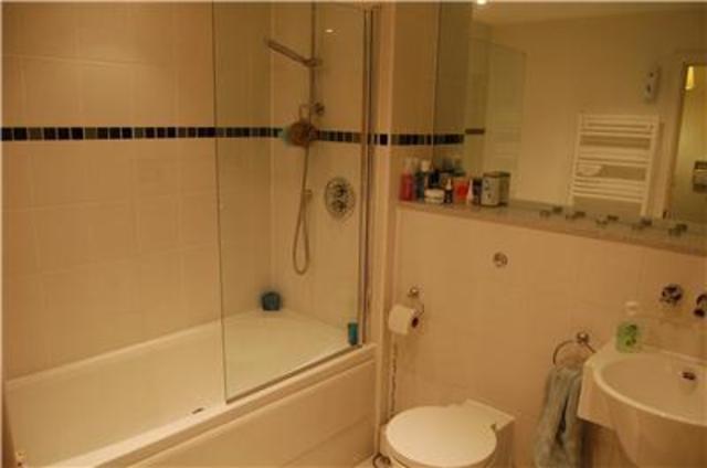  Image of 2 bedroom Flat to rent in Honeybourne Way Cheltenham GL50 at Honeybourne Way  Gloucestershire, GL50 3UE