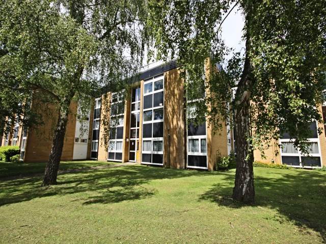  Image of 2 bedroom Apartment to rent in St. Pauls Place Hatfield Road St. Albans AL1 at St Albans Hertfordshire St Albans, AL1 4JW