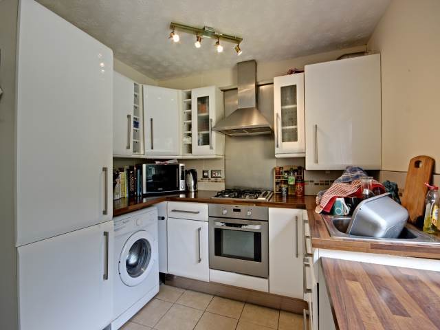  Image of 2 bedroom Apartment to rent in St. Pauls Place Hatfield Road St. Albans AL1 at St Albans Hertfordshire St Albans, AL1 4JW