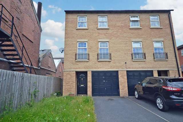 Image of 4 bedroom Semi-Detached house for sale in Stafford Terrace Wakefield WF2 at Wakefield West Yorkshire, WF2 9EB