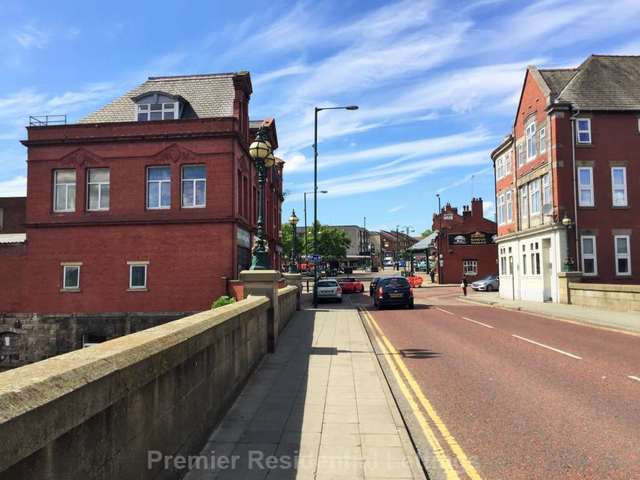  Image of 2 bedroom Apartment to rent in Stand Lane Radcliffe Manchester M26 at Stand Lane Radcliffe Manchester, M26 1NW
