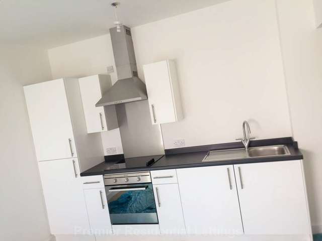  Image of 1 bedroom Apartment to rent in Stand Lane Radcliffe Manchester M26 at Stand Lane Radcliffe Manchester, M26 1NW