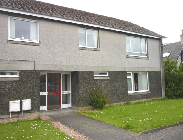  Image of 2 bedroom Flat to rent in Station Road Oakley Dunfermline KY12 at Oakley Fife Fife, KY12 9RJ