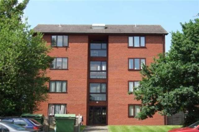  Image of Flat to rent in Station Road Redhill RH1 at Redhill, RH1 1PF
