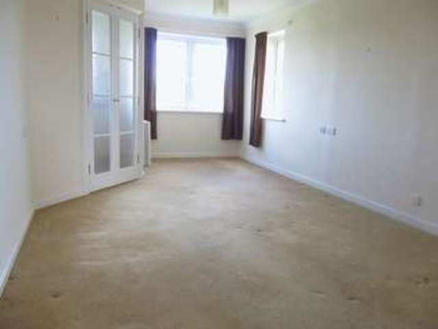  Image of 1 bedroom Flat for sale in Station Road Worle Weston-super-Mare BS22 at Station Road Worle Weston-Super-Mare, BS22 6AF