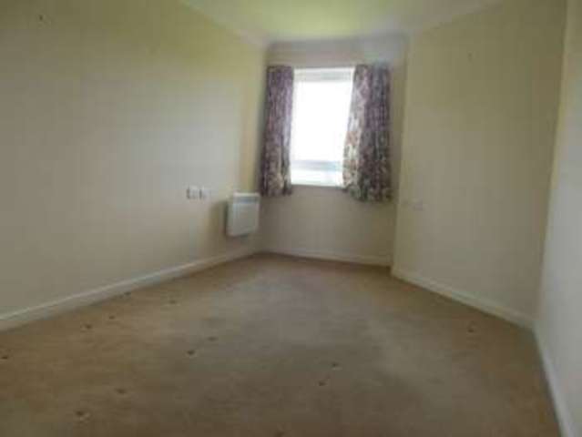  Image of 1 bedroom Flat for sale in Station Road Worle Weston-super-Mare BS22 at Station Road Worle Weston-Super-Mare, BS22 6AF