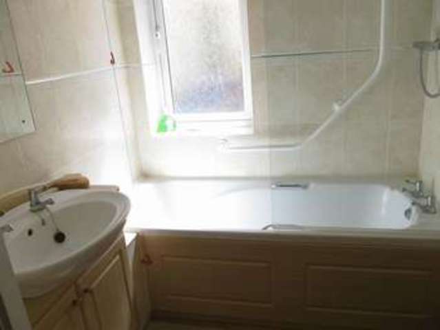  Image of 1 bedroom Flat for sale in Station Road Worle Weston-super-Mare BS22 at Station Road Worle Weston-Super-Mare, BS22 6AF