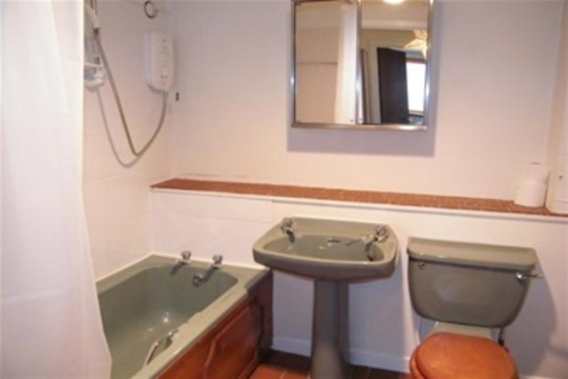  Image of 1 bedroom Flat to rent in Stewartville Street Glasgow G11 at Partick Glasgow Glasgow, G11 5HR