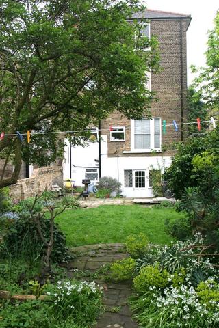  Image of 4 bedroom Semi-Detached house to rent in Stock Orchard Street London N7 at Islington  London, N7 9RW