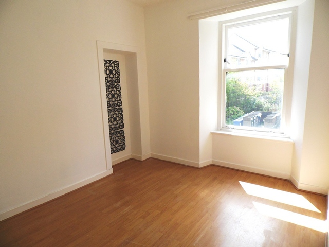  Image of 2 bedroom Flat to rent in Stock Street Paisley PA2 at Paisley Renfrewshire Renfrewshire, PA2 6NJ