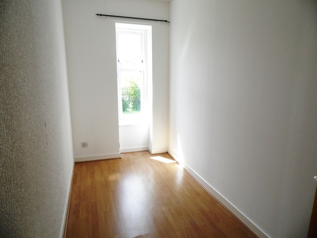  Image of 2 bedroom Flat to rent in Stock Street Paisley PA2 at Paisley Renfrewshire Renfrewshire, PA2 6NJ