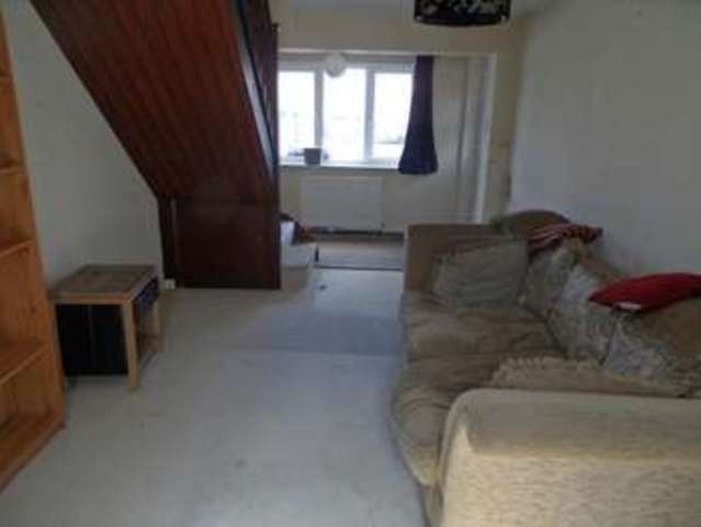  Image of 2 bedroom Flat for sale in Marlow Road Stokenchurch High Wycombe HP14 at Marlow Road Stokenchurch Stokenchurch, HP14 3QJ