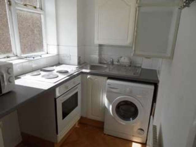  Image of 2 bedroom Flat for sale in Marlow Road Stokenchurch High Wycombe HP14 at Marlow Road Stokenchurch Stokenchurch, HP14 3QJ
