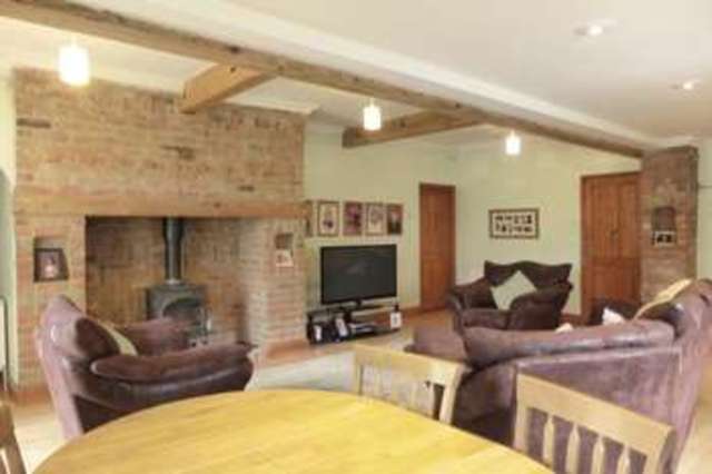  Image of 5 bedroom Detached house for sale in Stow Lane Wisbech PE13 at Stow Lane  Wisbech, PE13 2JU