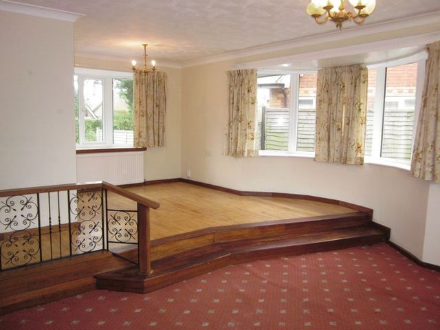  Image of 4 bedroom Detached house for sale in Burnt House Lane Stubbington Fareham PO14 at Burnt House Lane  Stubbington, PO14 2EE