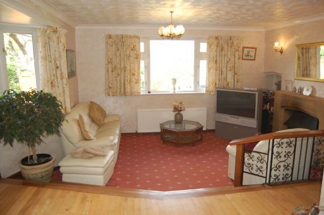  Image of 4 bedroom Detached house for sale in Burnt House Lane Stubbington Fareham PO14 at Burnt House Lane  Stubbington, PO14 2EE