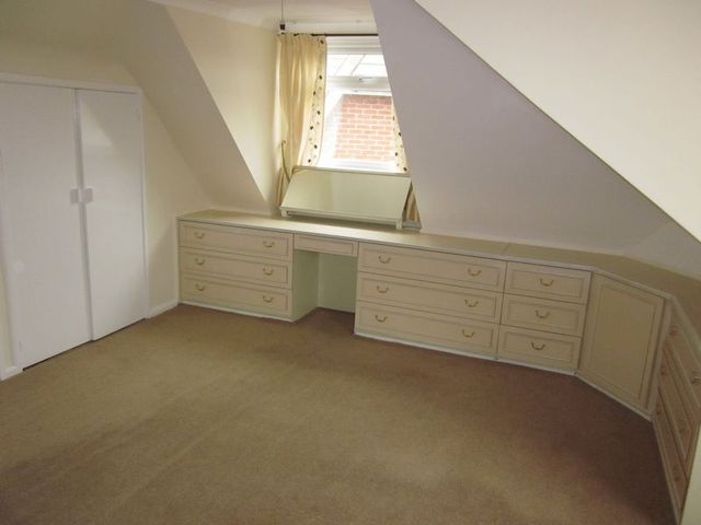  Image of 4 bedroom Detached house for sale in Burnt House Lane Stubbington Fareham PO14 at Burnt House Lane  Stubbington, PO14 2EE
