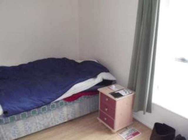  Image of 1 bedroom Flat for sale in Studley Knapp Walnut Tree Milton Keynes MK7 at Walnut Tree Milton Keynes Walton, MK7 7NE