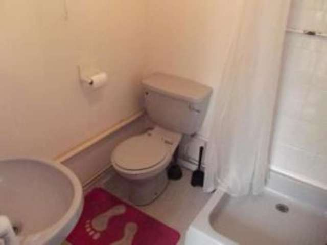  Image of 1 bedroom Flat for sale in Studley Knapp Walnut Tree Milton Keynes MK7 at Walnut Tree Milton Keynes Walton, MK7 7NE