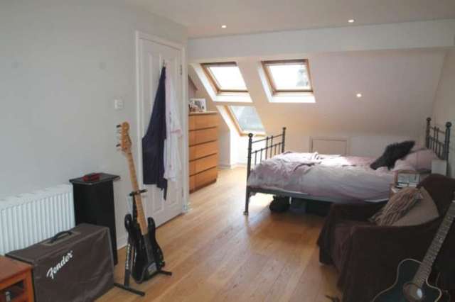  Image of 4 bedroom Terraced house for sale in Sumner Road Harrow HA1 at Sumner Road  West Harrow, HA1 4BU