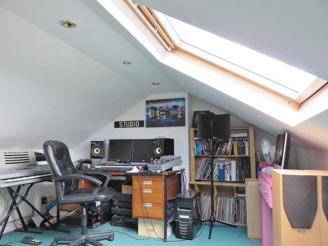  Image of 3 bedroom Detached house for sale in Sunningdale Road Hull HU4 at HULL, HU4 6JB