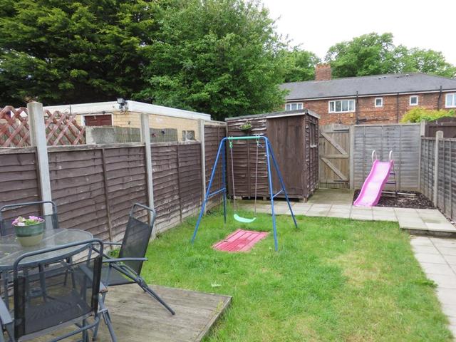  Image of 3 bedroom Detached house for sale in Sunningdale Road Hull HU4 at HULL, HU4 6JB