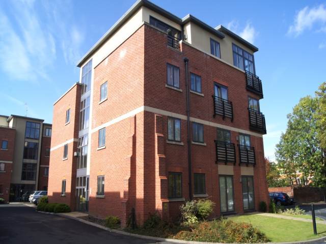  Image of 2 bedroom Flat to rent in Surman Street Worcester WR1 at Worcester  Worcester, WR1 1HL