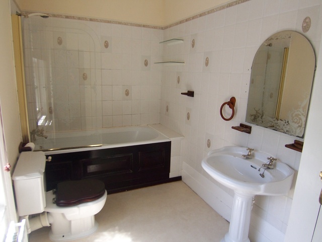  Image of 2 bedroom Flat to rent in Sussex Road Southsea PO5 at Southsea, PO5 3EX