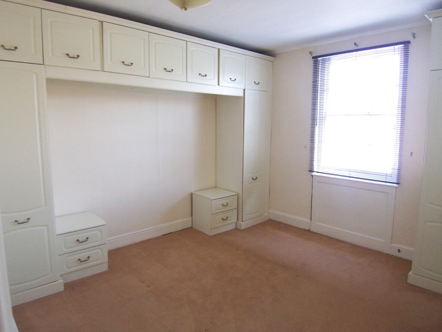  Image of 2 bedroom Flat to rent in Sussex Road Southsea PO5 at Southsea, PO5 3EX
