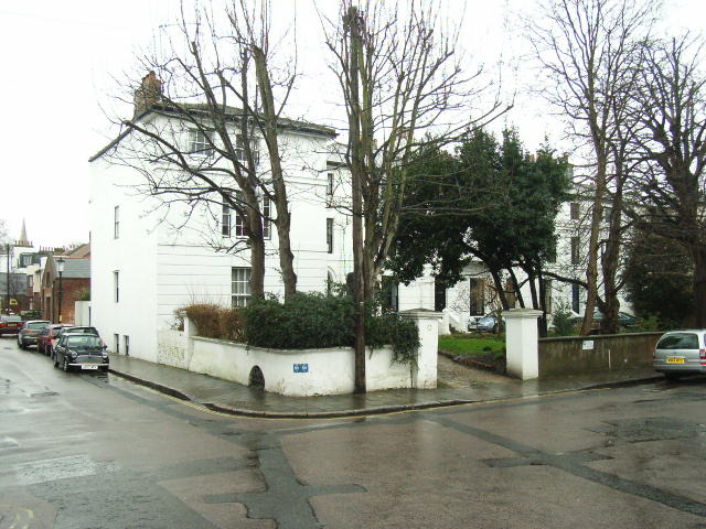  Image of 2 bedroom Flat to rent in Sussex Road Southsea PO5 at Southsea, PO5 3EX