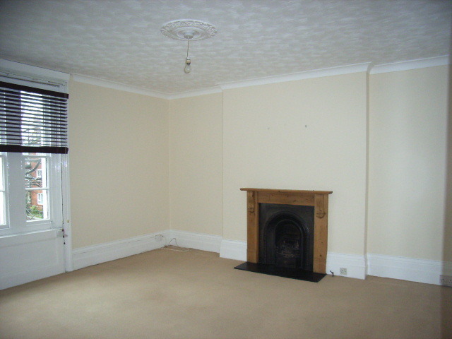  Image of 2 bedroom Flat to rent in Sussex Road Southsea PO5 at Southsea, PO5 3EX