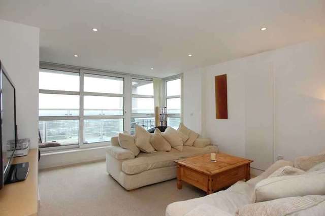  Image of 2 bedroom Apartment to rent in Upper Richmond Road London SW15 at East Putney, SW15 2SR
