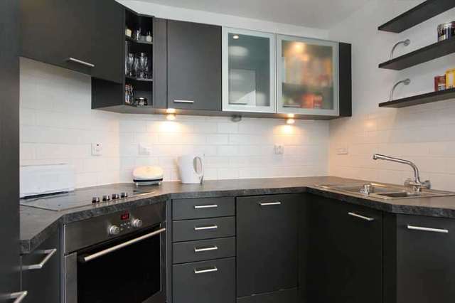  Image of 2 bedroom Apartment to rent in Upper Richmond Road London SW15 at East Putney, SW15 2SR
