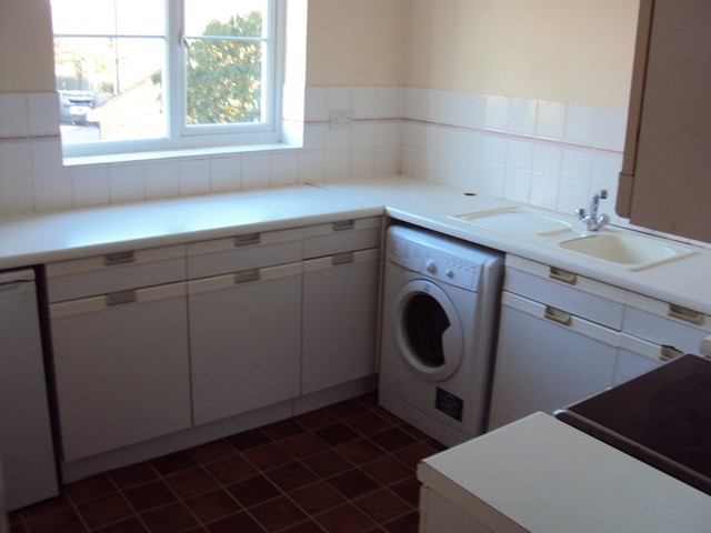  Image of 2 bedroom Flat to rent in Tamarin Gardens Cherry Hinton Cambridge CB1 at Cambridge, CB1 9GJ