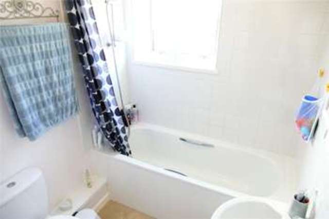  Image of 4 bedroom End of Terrace for sale in Targett Court Winnersh Wokingham RG41 at Winnersh Wokingham Winnersh, RG41 5HP