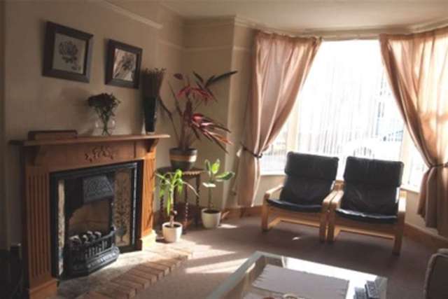 Image of 3 bedroom Terraced house to rent in Winchester Street Taunton TA1 at Taunton, TA1 1QQ