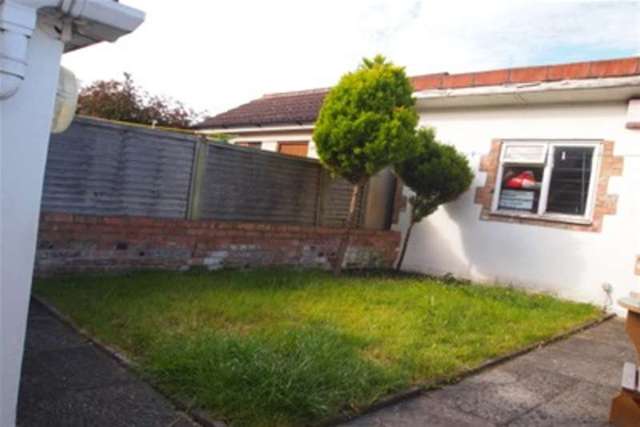  Image of 3 bedroom Terraced house to rent in Winchester Street Taunton TA1 at Taunton, TA1 1QQ