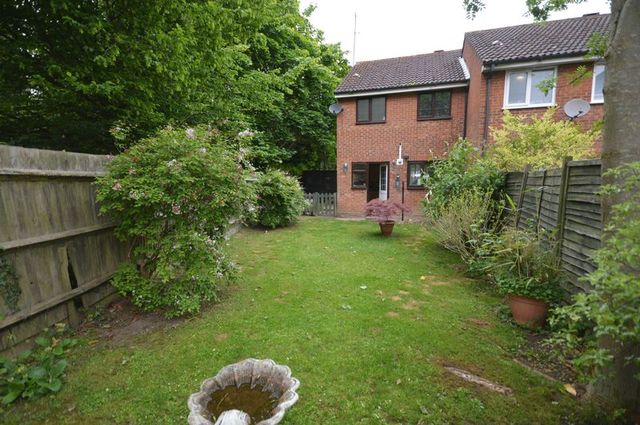  Image of 3 bedroom Detached house for sale in Tennyson Avenue Houghton Regis Dunstable LU5 at Tennyson Avenue  Houghton Regis, LU5 5UQ