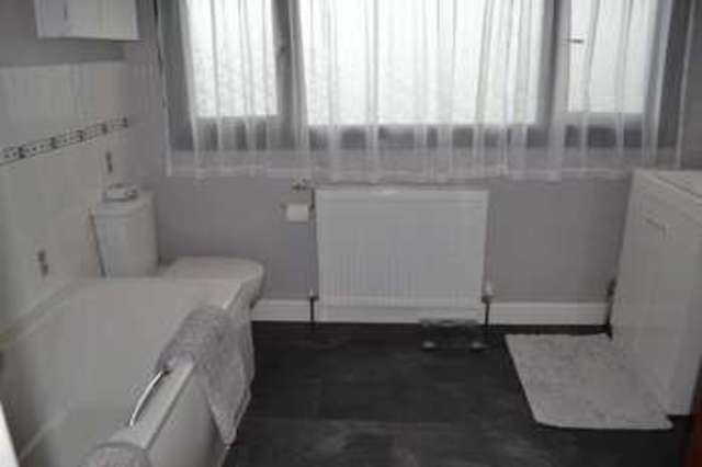  Image of 3 bedroom Detached house for sale in The Avenue Gainsborough DN21 at The Avenue  Gainsborough, DN21 1HJ