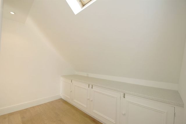  Image of 2 bedroom Flat to rent in Alexandra Road Addlestone KT15 at Studio Mews Alexandra Road Addlestone, KT15 2PQ