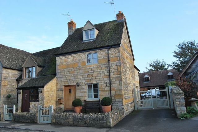  Image of 3 bedroom Semi-Detached house to rent in The Cross Bretforton Evesham WR11 at The Cross Bretforton Evesham, WR11 7JE
