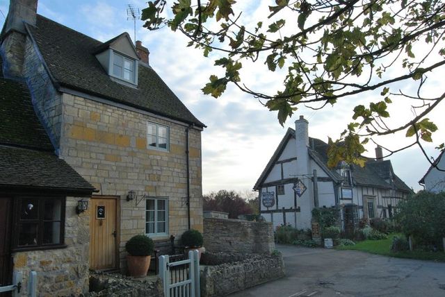  Image of 3 bedroom Semi-Detached house to rent in The Cross Bretforton Evesham WR11 at The Cross Bretforton Evesham, WR11 7JE