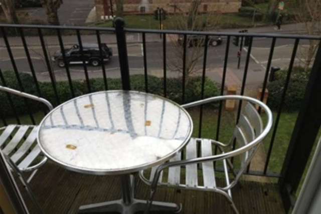  Image of 2 bedroom Flat to rent in The Dell Shirley Southampton SO15 at Southampton, SO15 2PX