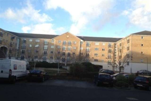  Image of 2 bedroom Flat to rent in The Dell Shirley Southampton SO15 at Southampton, SO15 2PX