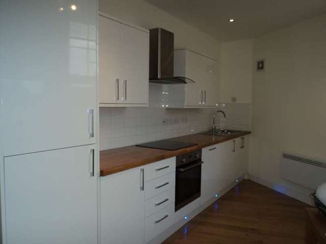  Image of 2 bedroom Apartment to rent in Beda Road Canton Cardiff CF5 at Beda Road Canton Cardiff, CF5 1LX