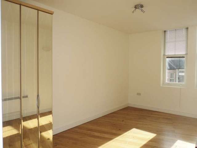  Image of 2 bedroom Apartment to rent in Beda Road Canton Cardiff CF5 at Beda Road Canton Cardiff, CF5 1LX