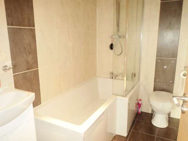  Image of 2 bedroom Apartment to rent in Beda Road Canton Cardiff CF5 at Beda Road Canton Cardiff, CF5 1LX